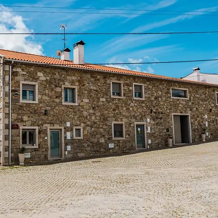 Casas Campo Cimo Da Quinta 4* 미란다도두로