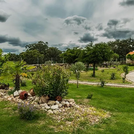 Casas Campo Cimo Da Quinta 4* 미란다도두로