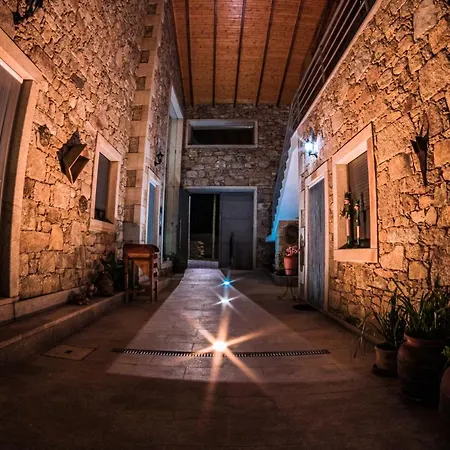 ゲストハウス Casas Campo Cimo Da Quinta ミランダ・ド・ドウロ