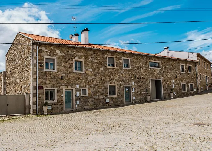 Casas Campo Cimo Da Quinta 4* ميراندا دو دورو