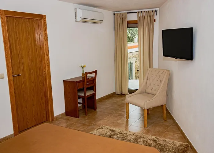 Casas Campo Cimo Da Quinta بيت ضيافة ميراندا دو دورو