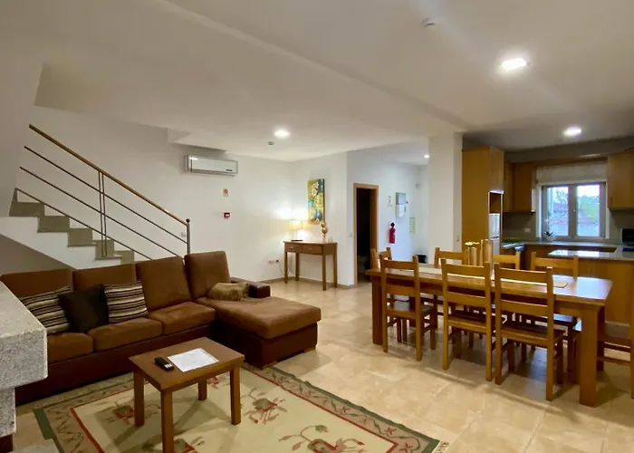 Casas Campo Cimo Da Quinta Гостевой дом Миранда-ду-Дору