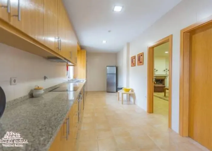 Casas Campo Cimo Da Quinta بيت ضيافة ميراندا دو دورو